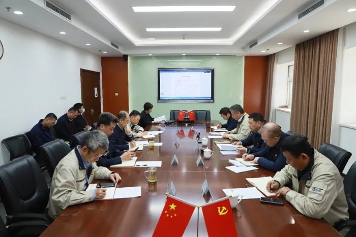 工会主席韩向春以《深刻领会中央八项规
