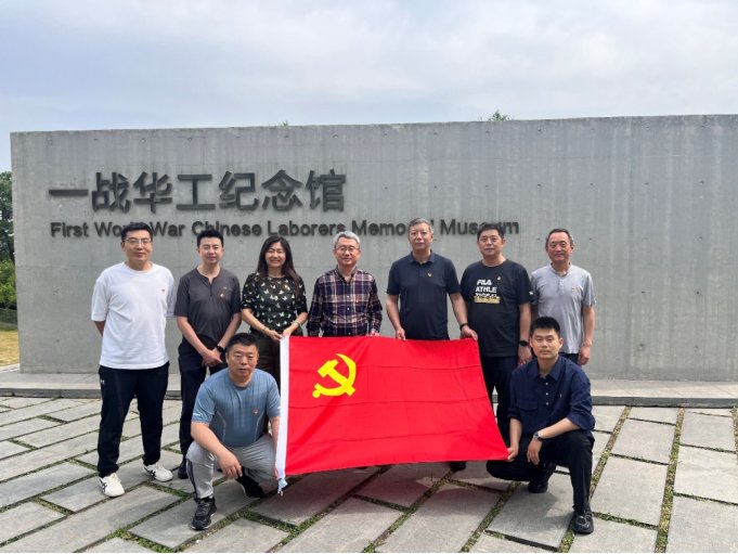 引导党员干部锤炼党性