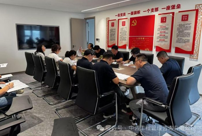 将高温慰问作为践行群众路线的具体实践