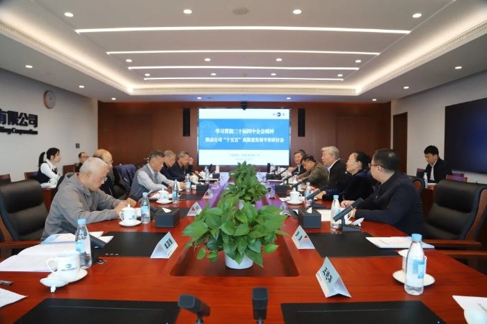 引导党员干部把准政绩坐标