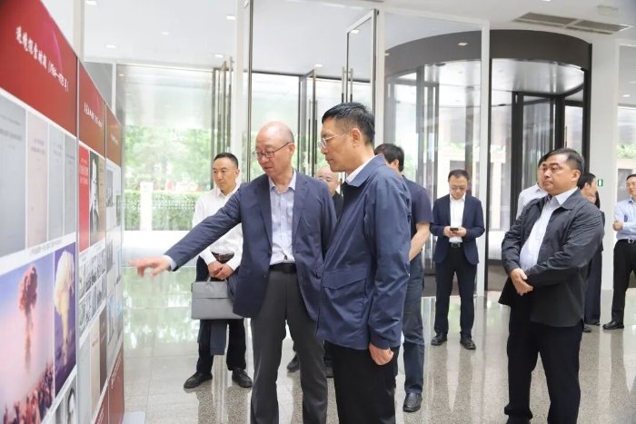 设计院院长萨利霍贾耶夫