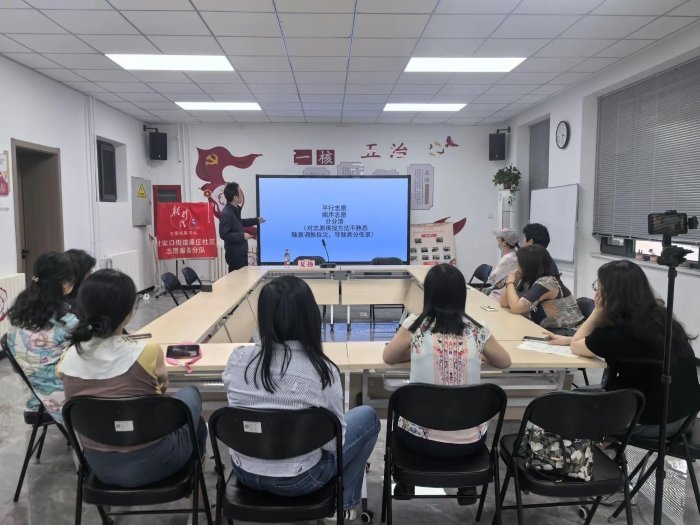 能源（海外）事业部党支部组织慰问小组