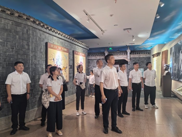 入党积极分子前往黄麻起义和鄂豫皖苏区