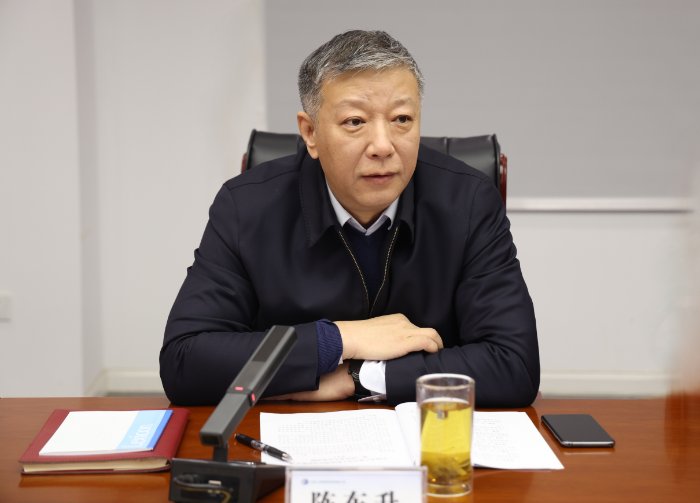 纪委书记刘东平主持会议